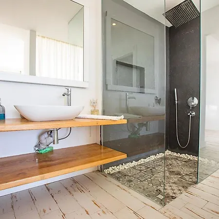 Sleeps 10 Pool Air Con Wifi 빌라