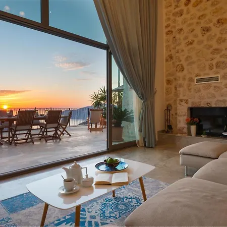 Sleeps 10 Pool Air Con Wifi Kalkan
