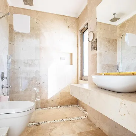 Sleeps 10 Pool Air Con Wifi Villa