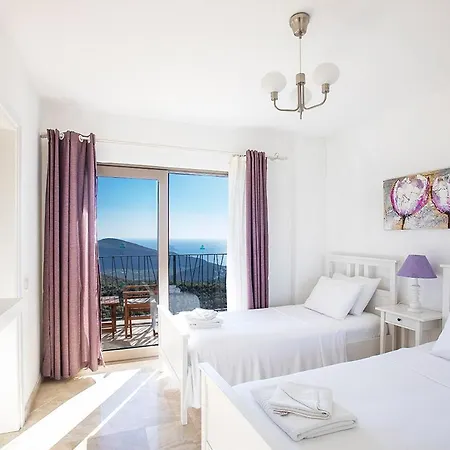 Sleeps 10 Pool Air Con Wifi
